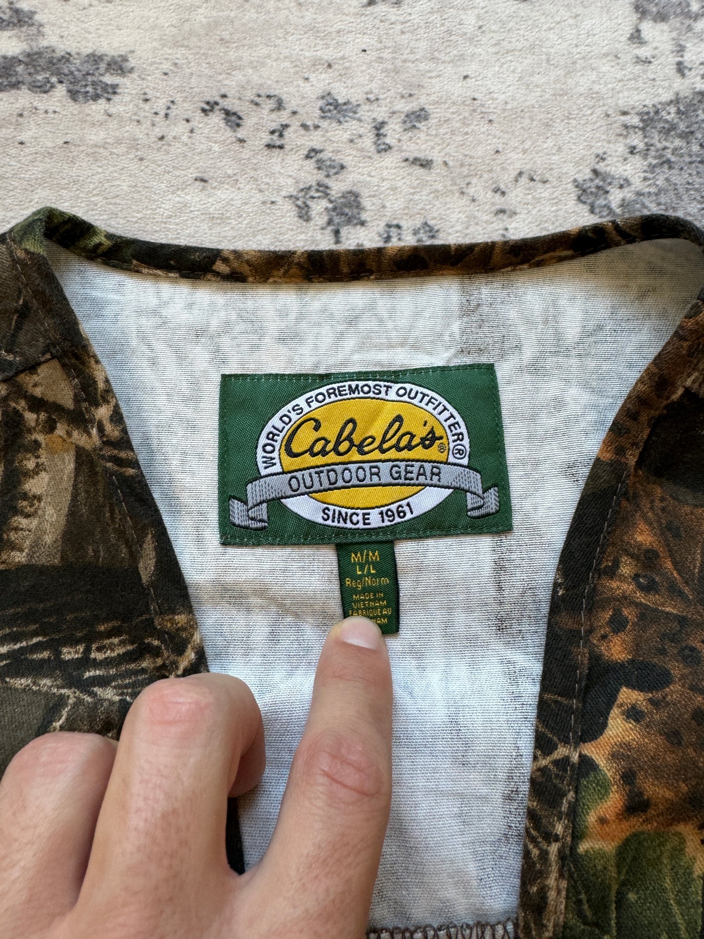 Vintage Cabela’s Realtree Utility Vest - L